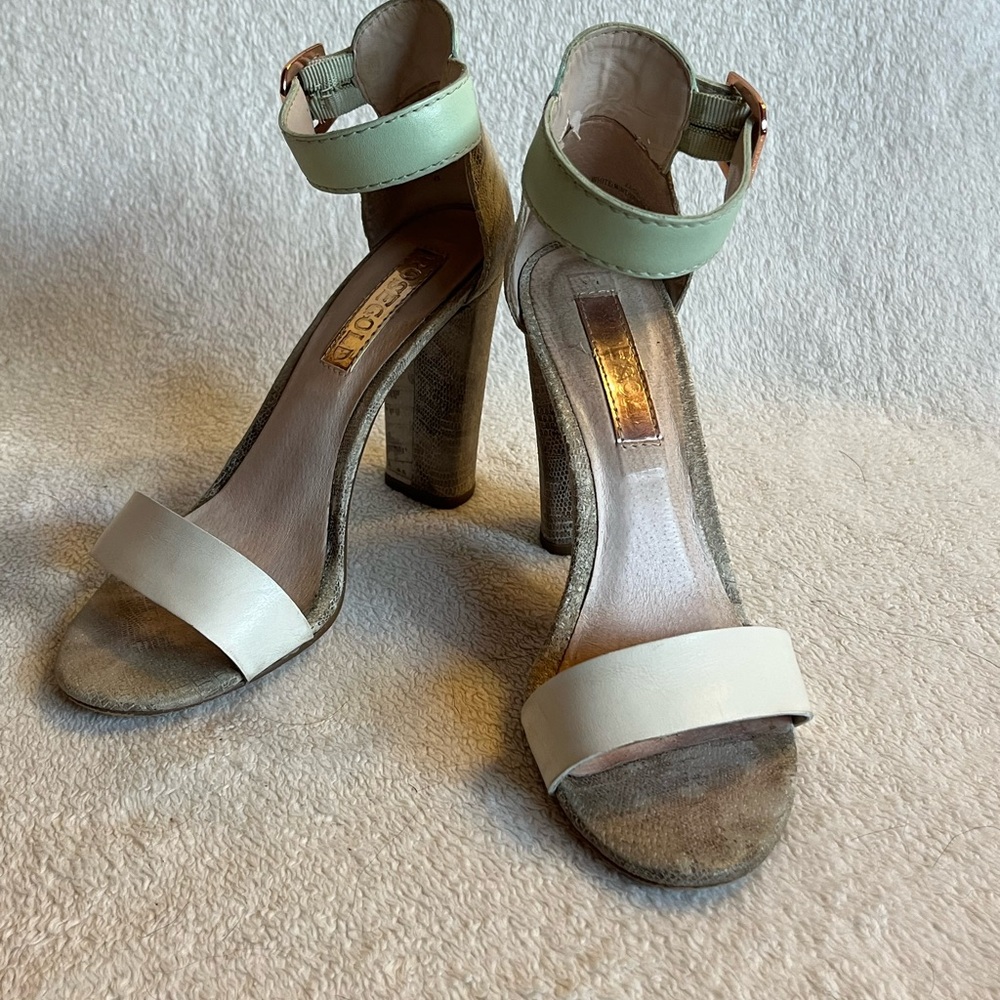 Designer Rosegold Sandal with Chunky Heel
